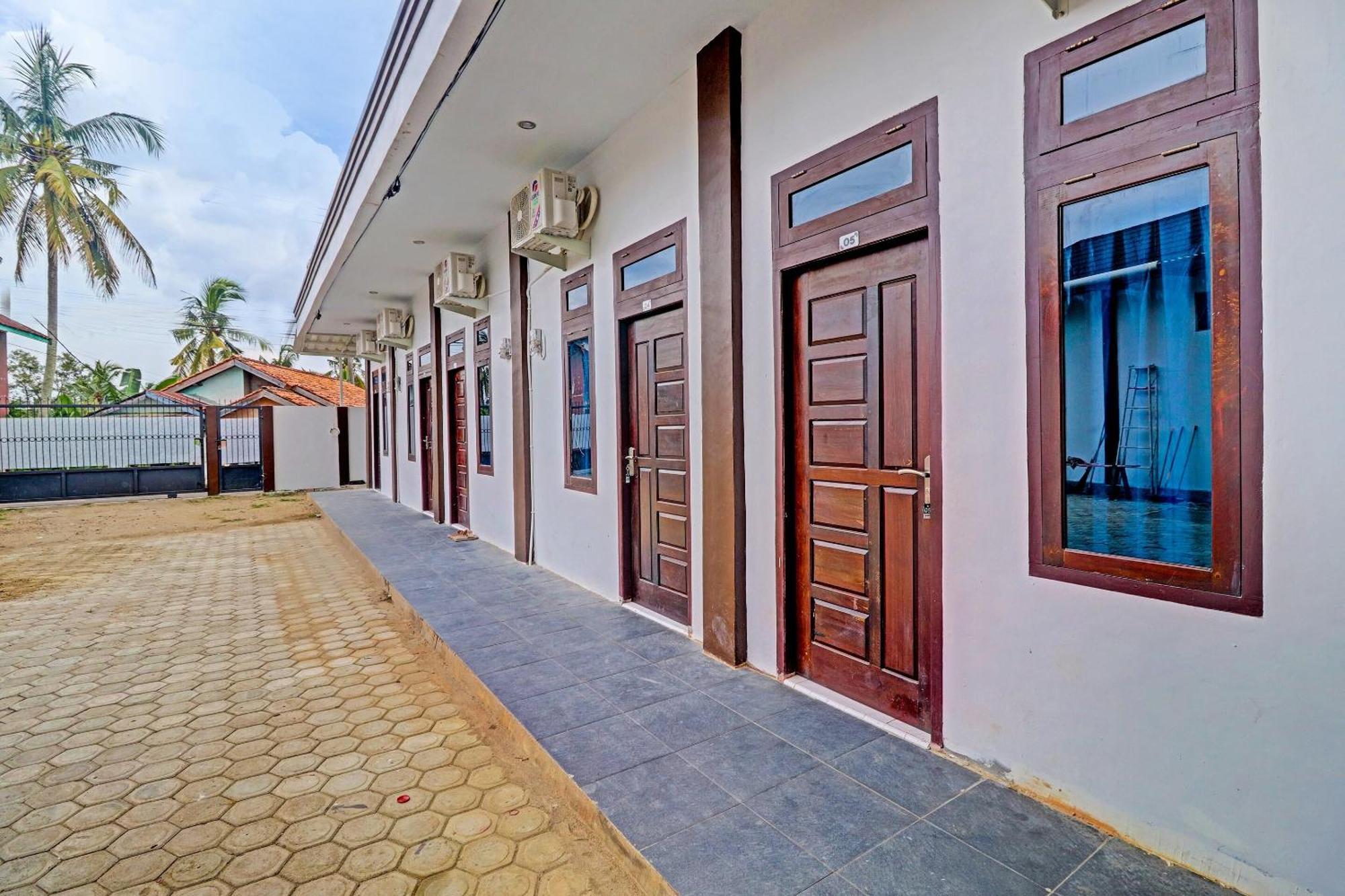 Super Oyo 91497 Waskita Residence Syariah Jambi Buitenkant foto