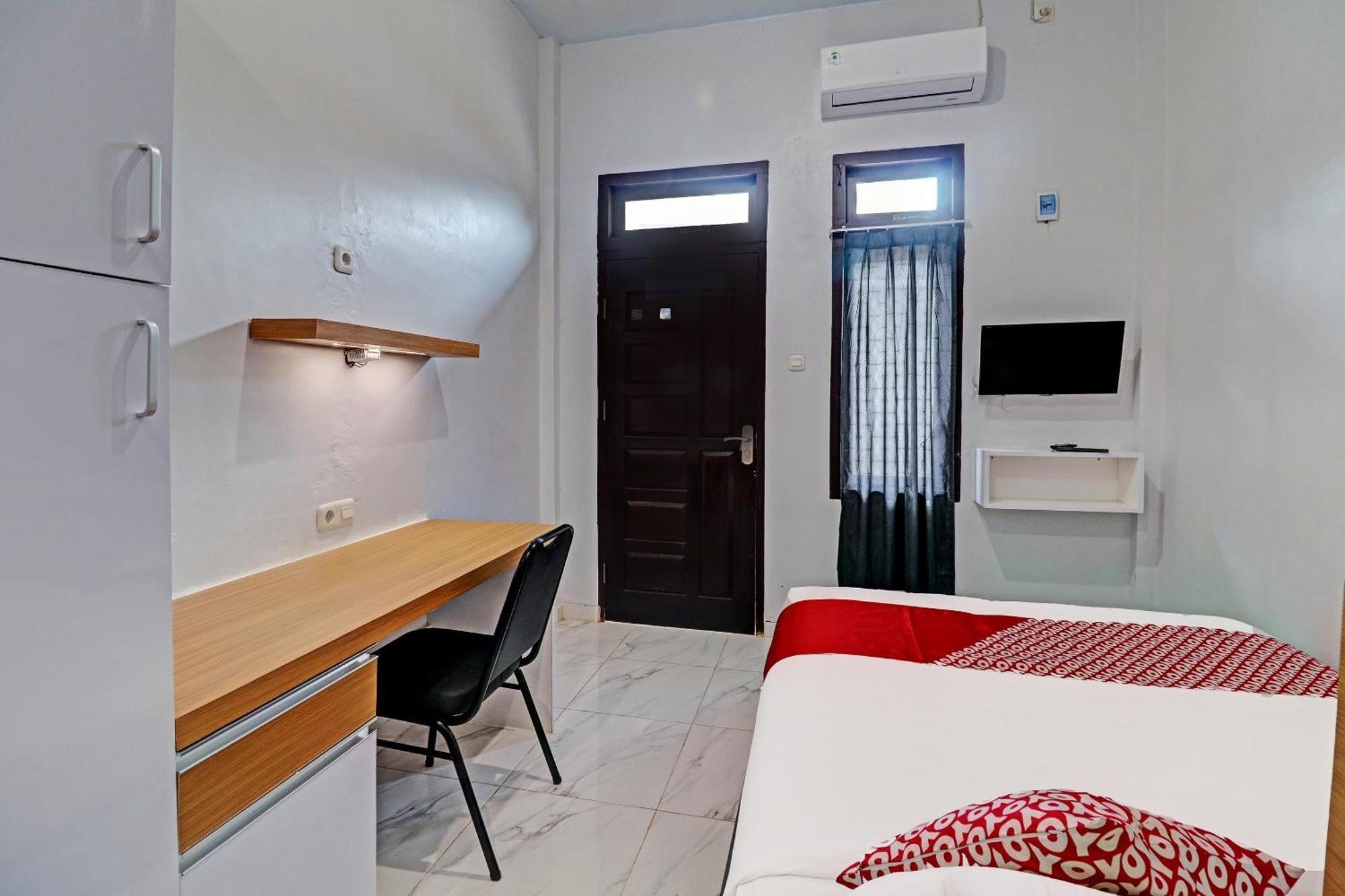 Super Oyo 91497 Waskita Residence Syariah Jambi Buitenkant foto